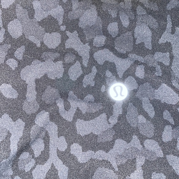 Lululemon Align super high rise 28 in - Picture 2 of 3